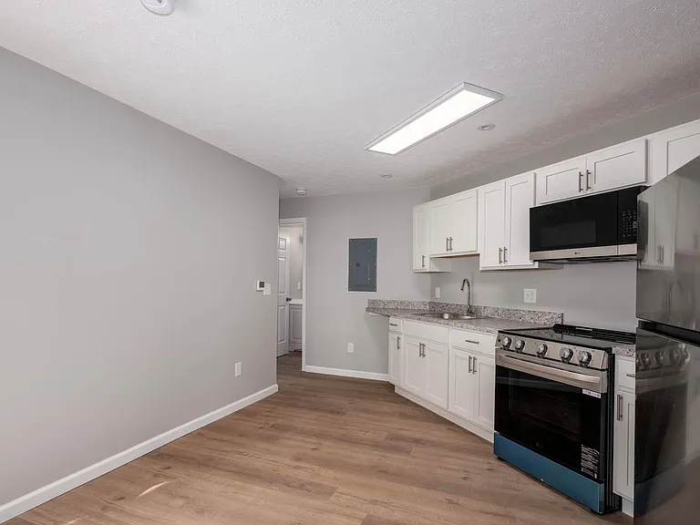 University Commons Apartments — Photo 26