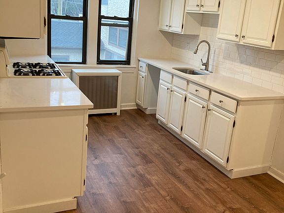 2nd image of 214 Rockland Ave #2A