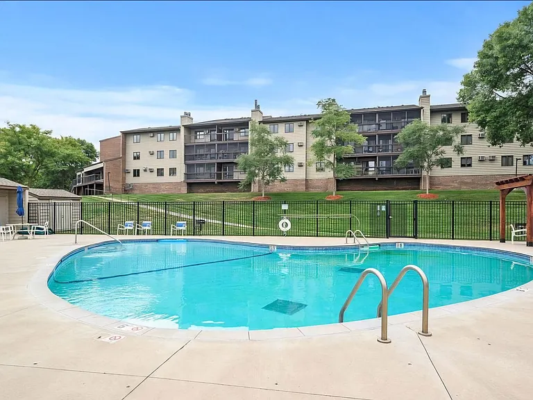 4350 Trenton Ln N #321 — Photo 12