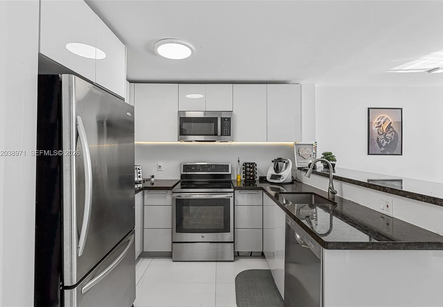 Clinton Condo — Photo 3