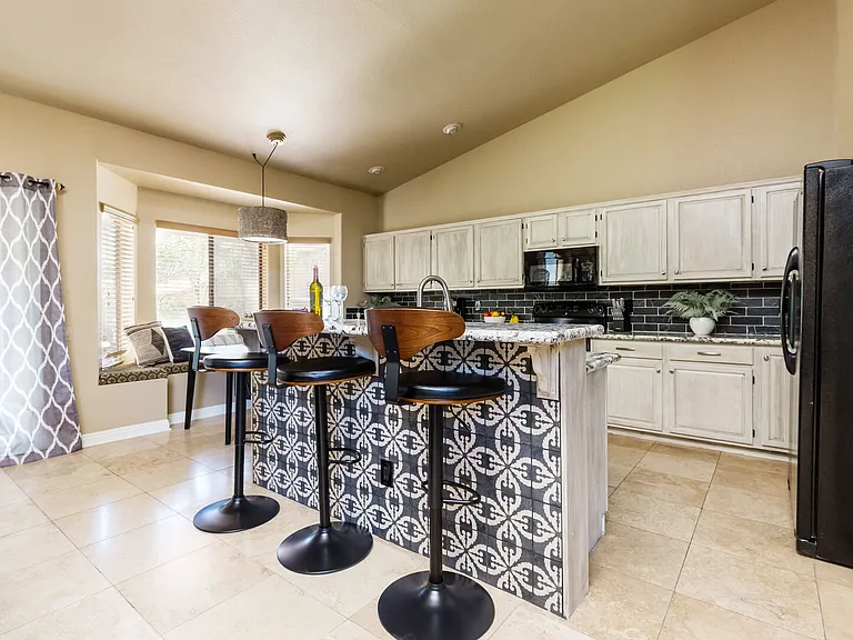 5821 E Aire Libre Ave — Photo 5