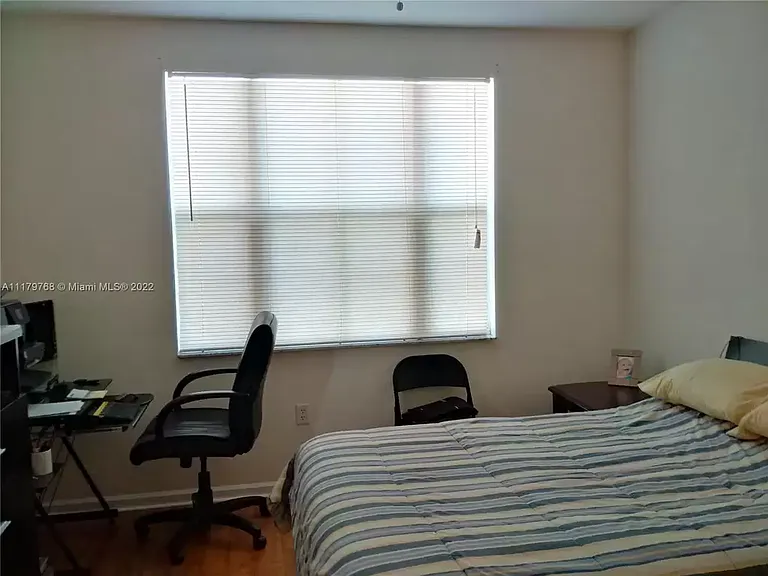 4404 SW 160th Ave — Photo 12