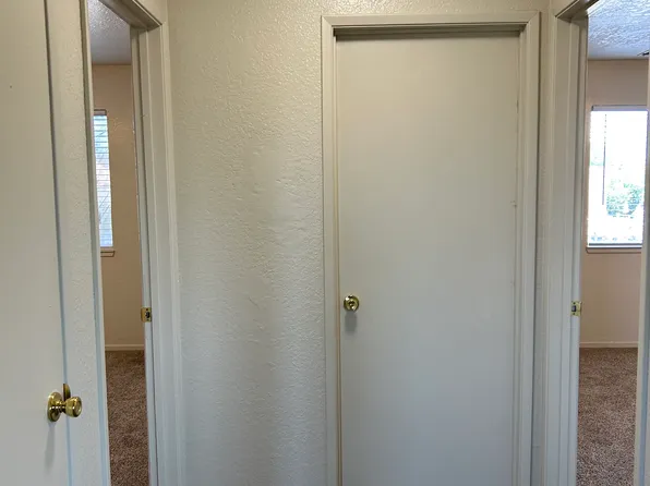 344 S 3rd Ave APT B, Oakdale, CA 95361