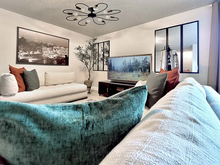 5401 Comanche Wells Dr — Photo 8