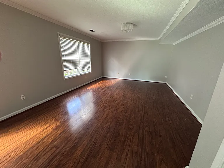 2101 Sovereign Ln — Photo 6