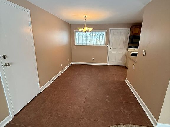 3rd image of 2076 Terrylynn Ave