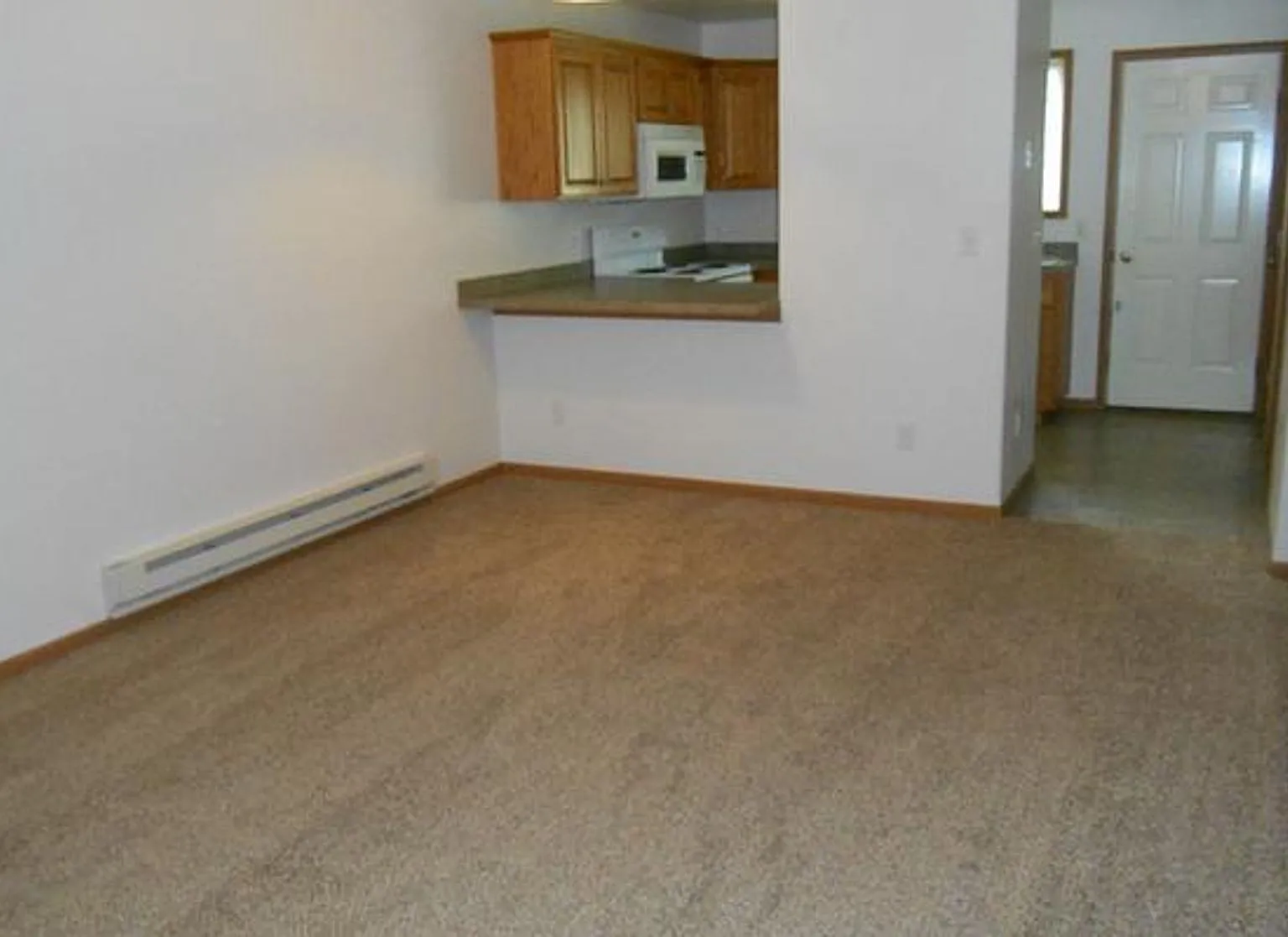 Dickinson Townhomes — Photo 4