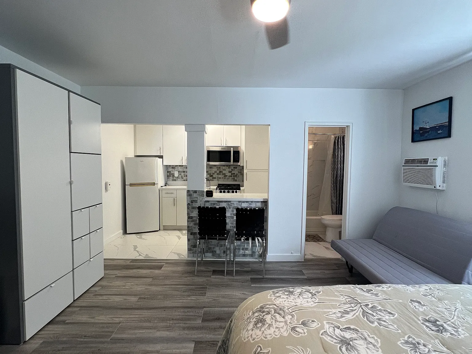 Studio, 340 sqft, $1,800 — Photo 2
