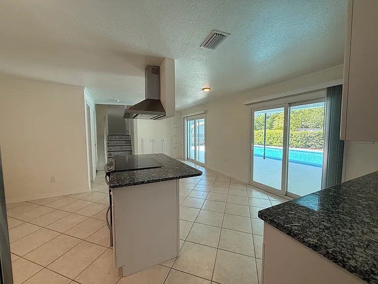 28 E Wild Briar Rd #C — Photo 13