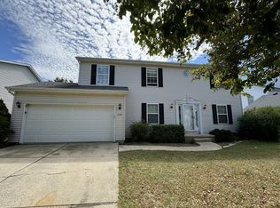 3127 Eagle Creek Dr, Bloomington, IL 61704