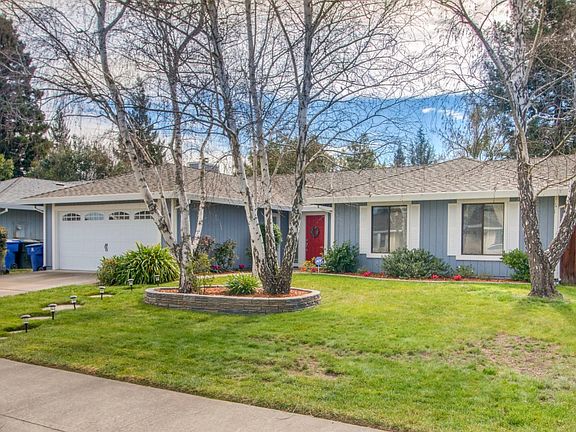 4th image of 109 Blue Water Cir