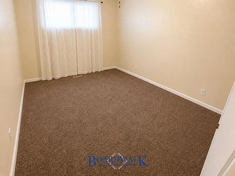 6423 S Westridge St #BASEMENT — Photo 17