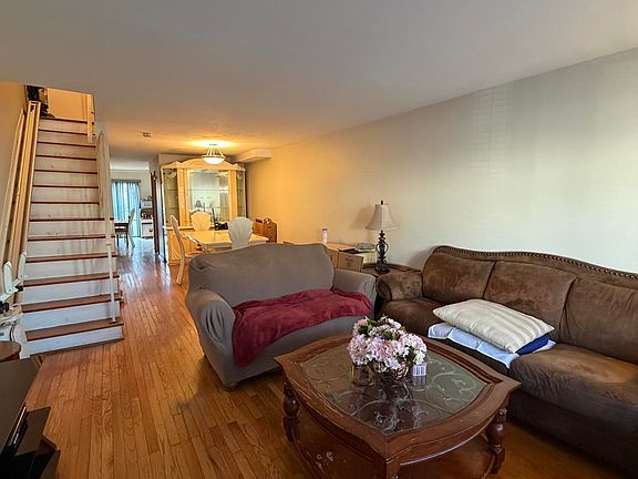 2nd image of 34 Northfield Ct