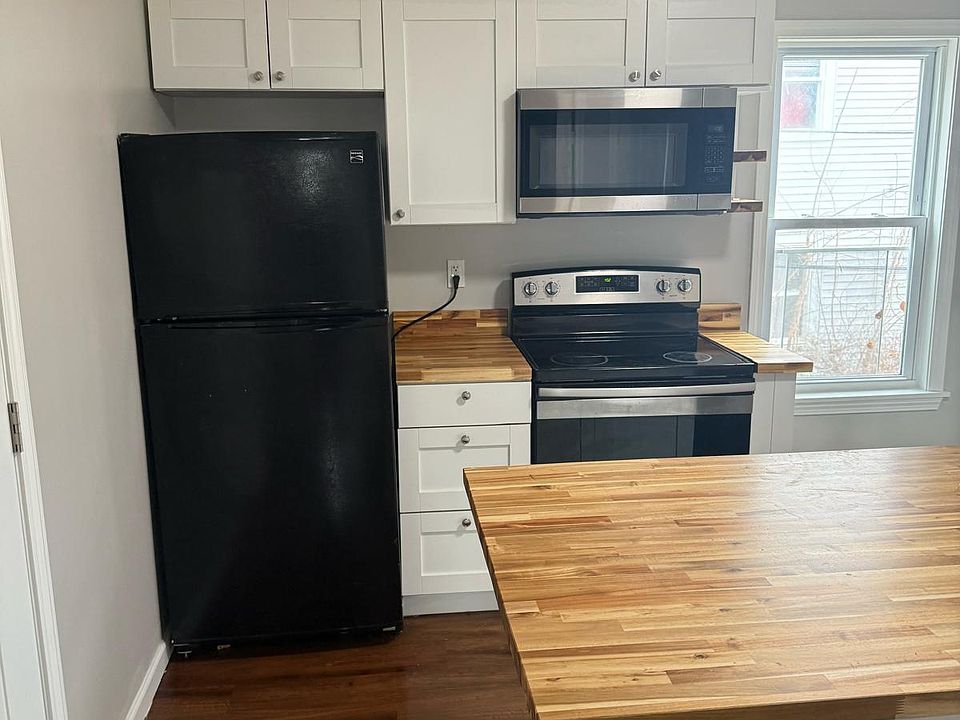 2nd image of 26 Edgeworth St #2