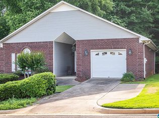 2607 Oak Village Dr, Anniston, AL 36207