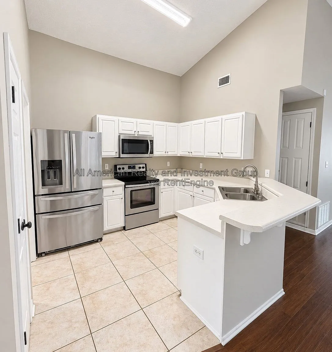4 bed, 2.0 bath, 1644 sqft, $2,200 — Photo 2