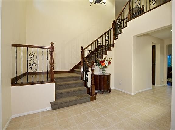 4th image of 2433 Honeybell Ln