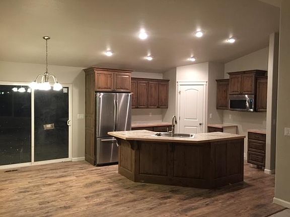 3rd image of 2412 Denali Dr