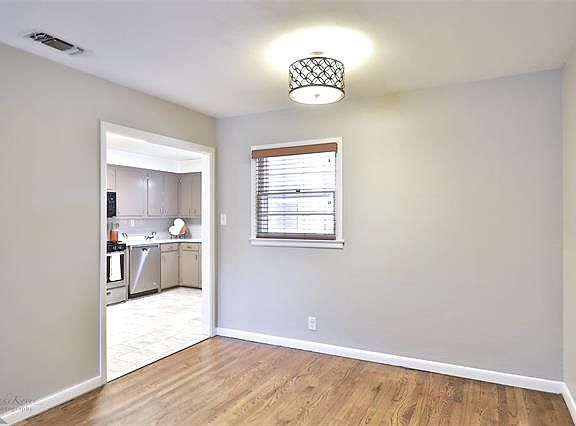4th image of 3689 Yale Ave