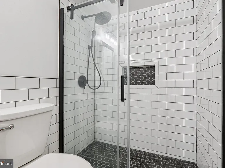 165 Wyndham Pl — Photo 28