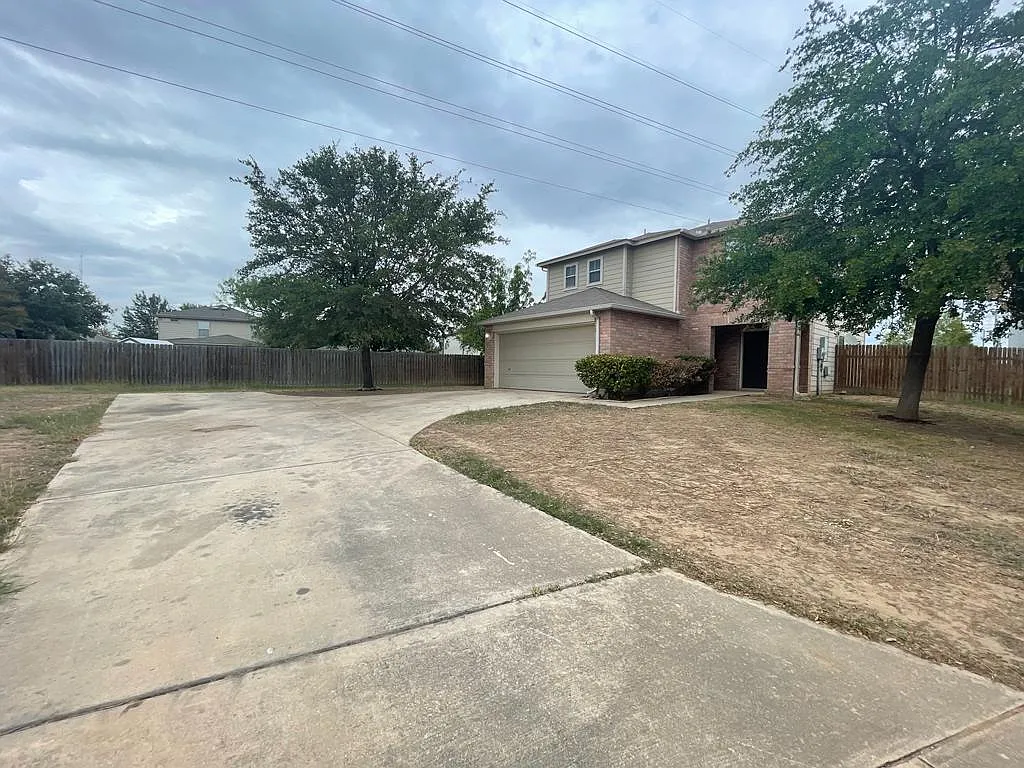3 bed, 2.5 bath, 1846 sqft, $1,850 — Photo 3