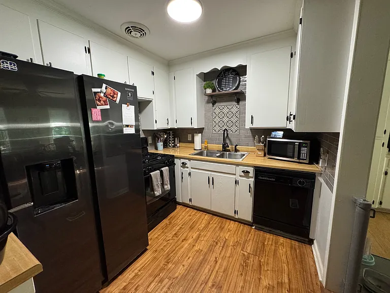 832 S Park Ave — Photo 2
