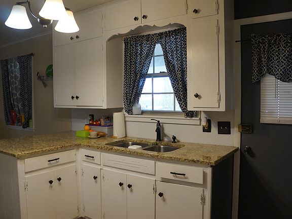 3rd image of 1103 S Detroit Ave