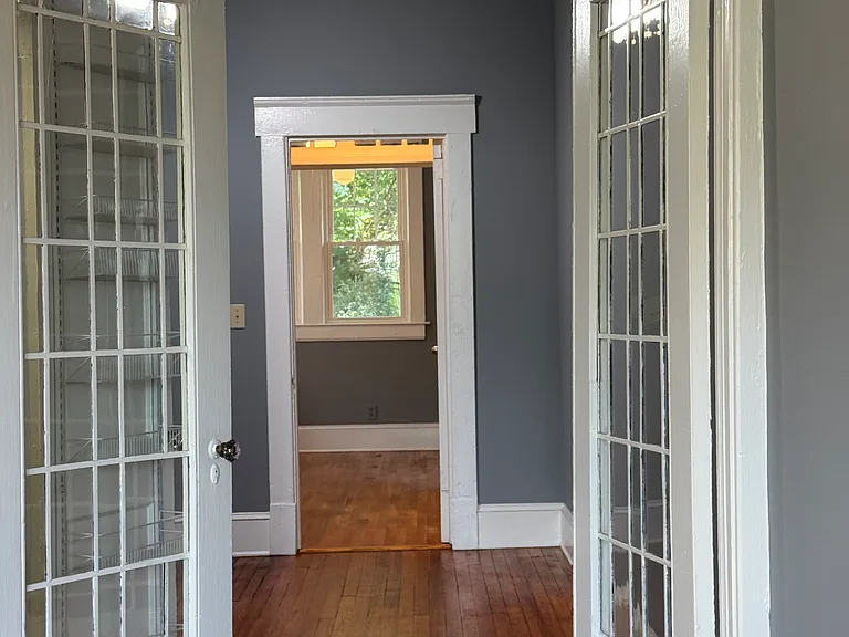 160 4th St NE #4 — Photo 9