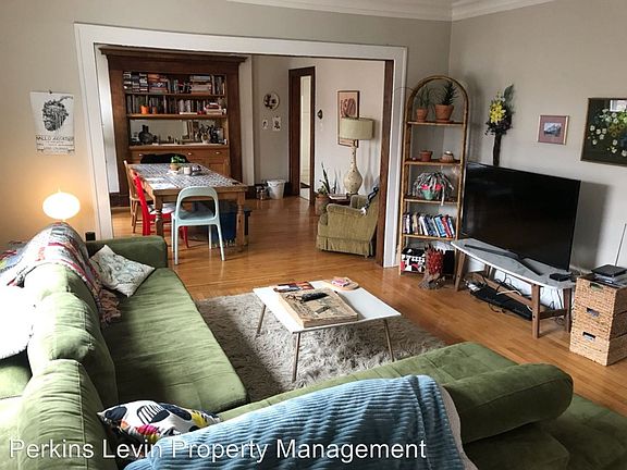 3rd image of 3224 Girard Ave S