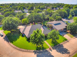 2401 Valley Brook Dr, Edmond, OK 73034
