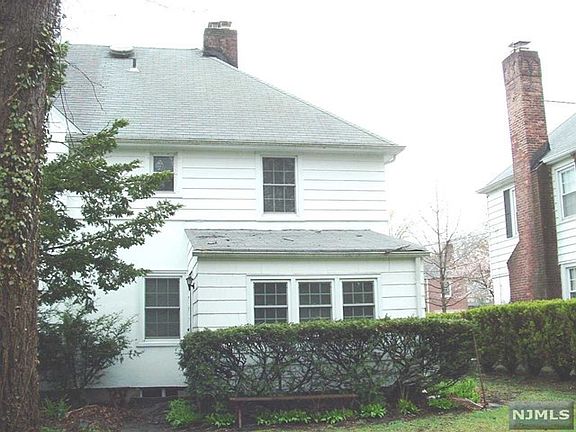 2nd image of 5 Bolton Pl