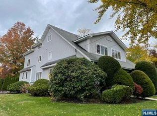 419 Ogden Ave, Teaneck, NJ 07666