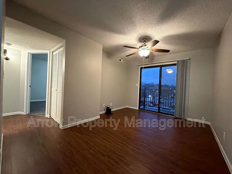 3405 Holdrege St #308 — Photo 3