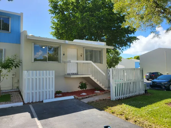 22227 SW 103rd Ct, Miami, FL 33190