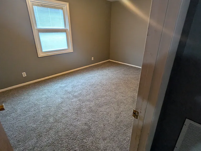 2113 W Christy Ln — Photo 17