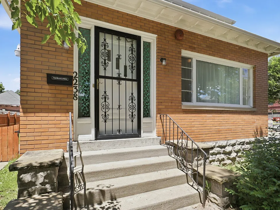 2238 Main St
