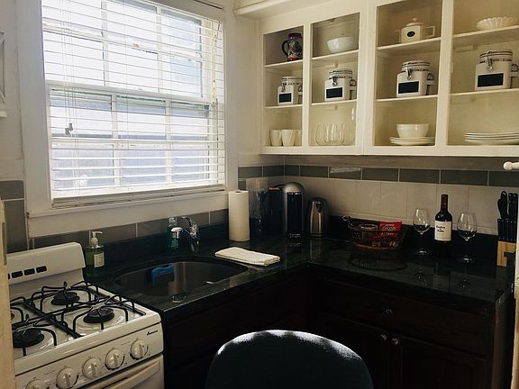 5th image of 214 W St Paul Ave APT 1R