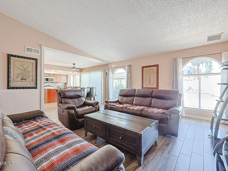4026 W Willow Ave — Photo 14