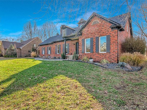 3rd image of 1609 Tall Oaks Drive