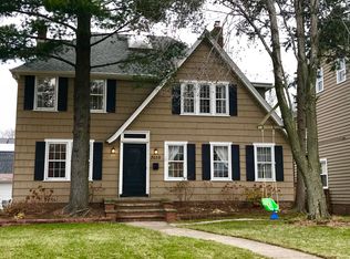 3035 Yorkshire Rd, Cleveland Heights, OH 44118