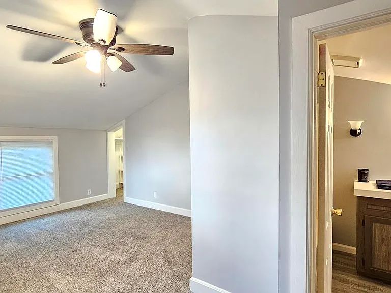 309 Derby St — Photo 17