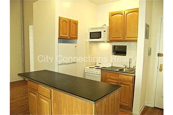 Rented by City Connections Realty | media 30