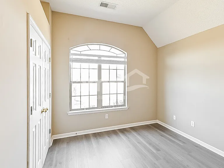 5216 Rockyford Ln — Photo 13