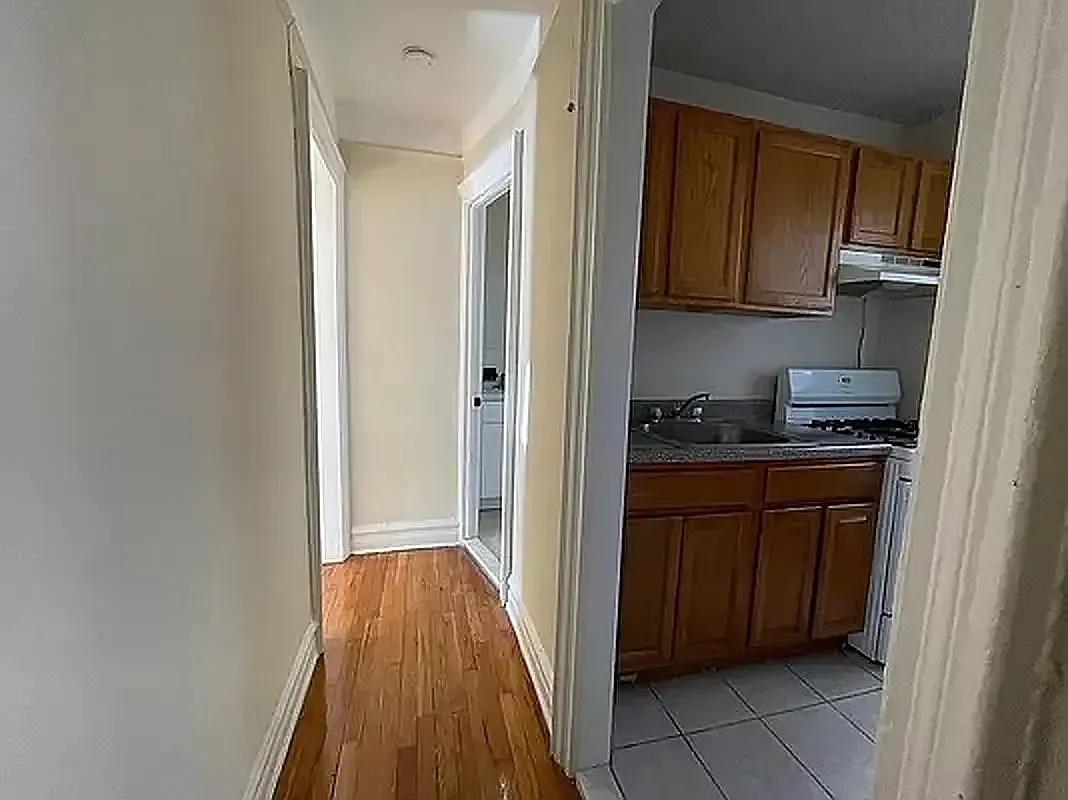 669 East Fifth Street — Photo 4