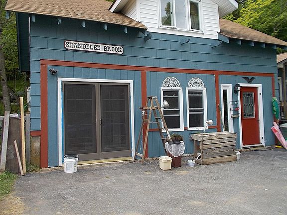 two entry to guest house
