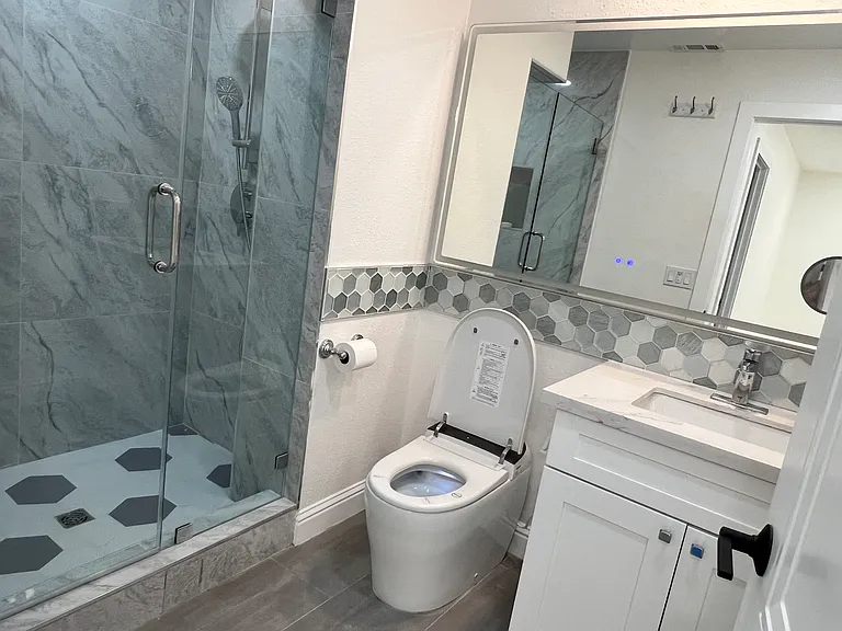 1241 Laverock Ln — Photo 11