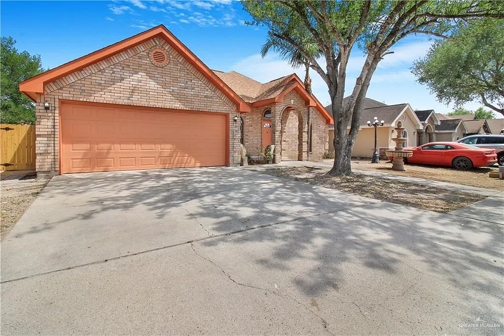 Building Photo - 3504 N Champagne Dr