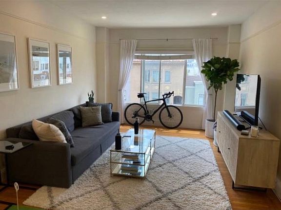 4th image of 2250 Bay St Floor 3