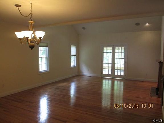 3rd image of 353 Spruce Hill Dr