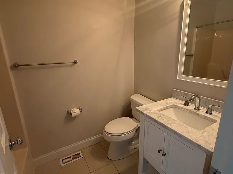 3270 Glasco Dr — Photo 10
